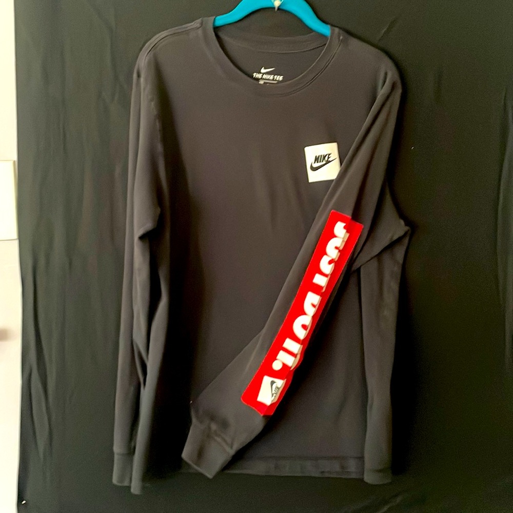 Nike long sleeve t